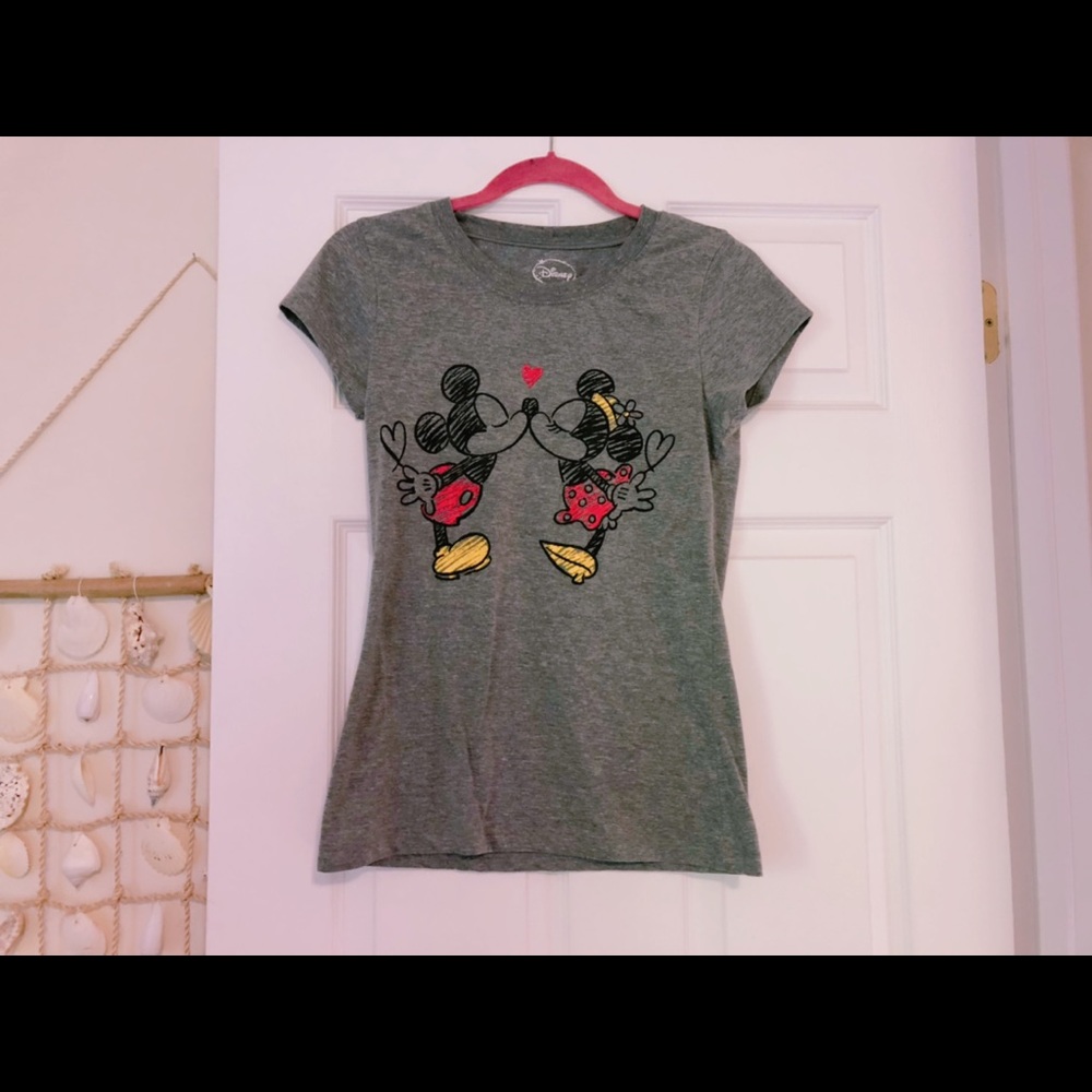 Mickey Mouse Kissing T Shirt gray